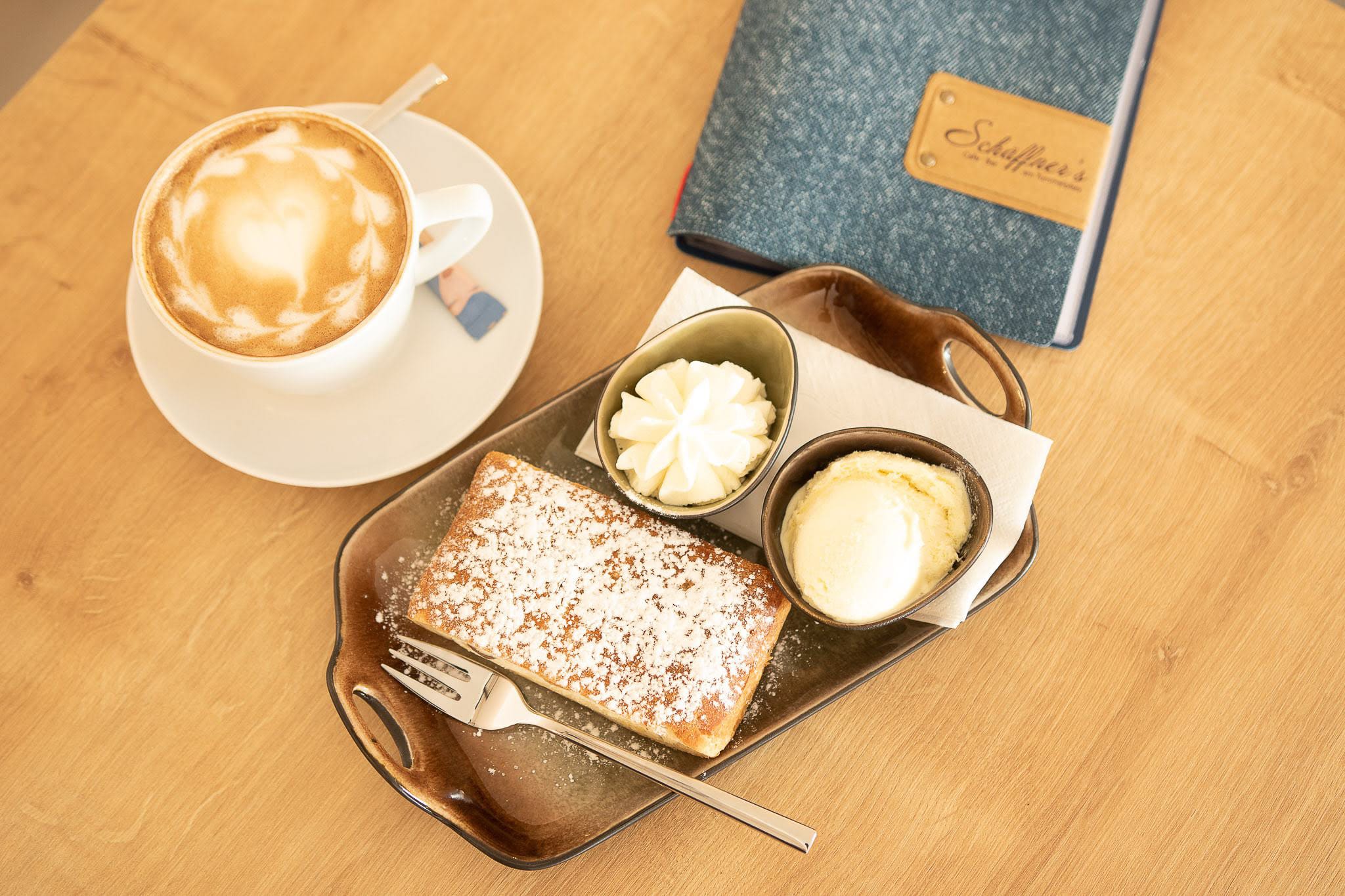 Frühstück mit Freunden im Schäffners